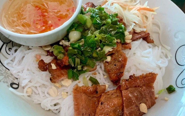 Quán Cô Xuân - Ngô Thì Nhậm