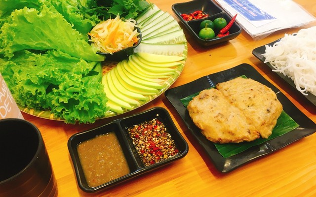 Tấm Quán - Bánh Tráng Cuốn Thịt Heo - 20 Ngư Hải