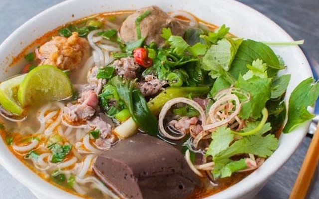 Quán Bún Bò Huế 72 - Phùng Hưng