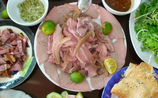 Trung Thảo - Bê Thui Cầu Mống - Nguyễn Phước Thái