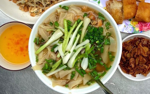 Quán Ngon Mà Rẻ - Bánh Mì Chả Bì & Hoành Thánh Lá