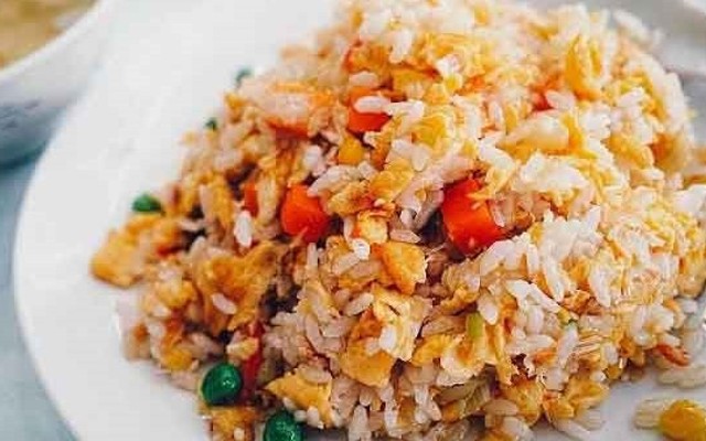 Hủ Tiếu Xào Chị Hiền - Cơm Chiên Dương Châu - Cách Mạng Tháng 8