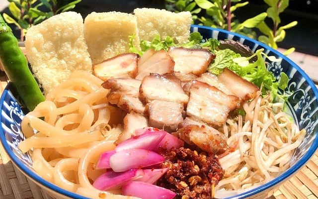 Tiệm Cao Lầu Xí Nhỏ - 100 Lê Đình Dương