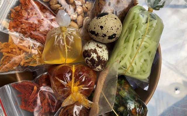 Bánh Tráng Trộn Nguyễn Ngà - Lê Văn Quới