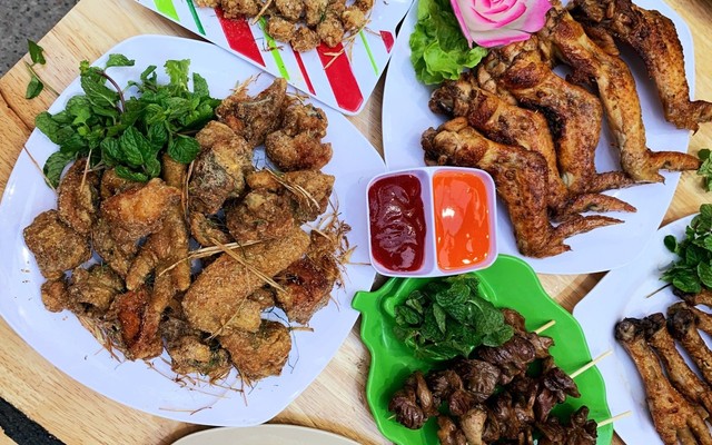 Chân Gà & Cánh Gà Nướng Bụi Quán - Ao Sen