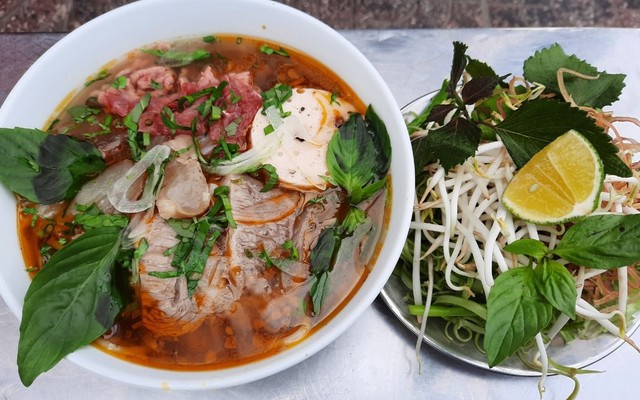 Bún Bò Sơn Tùng - Phạm Văn Hai