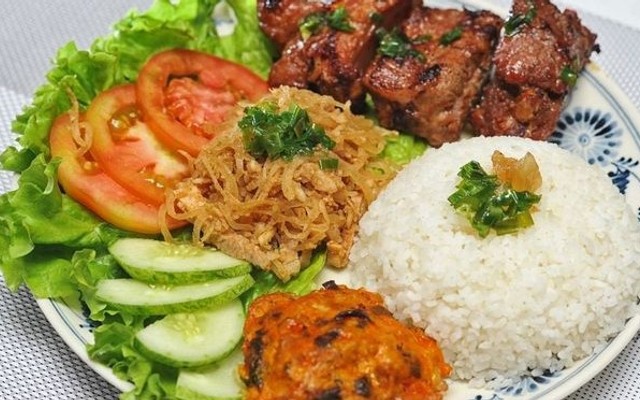 Quán Cơm Bà Già - Hàm Nghi