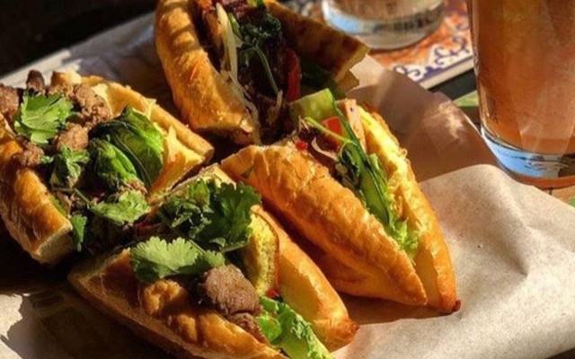 Bánh Mì Cô Vĩnh - Bánh Mì - Phan Đình Phùng