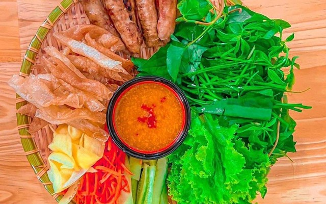 Quán Nem Nướng Cô Mười - Đường A1 Vĩnh Điềm Trung