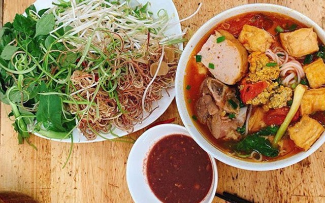 Ti Ti - Bún Bò & Bún Riêu - Nguyễn Đức Cảnh