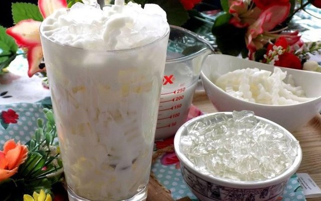 Cô Vinh Cửa Hàng Dừa Dầm - Hàng Kênh