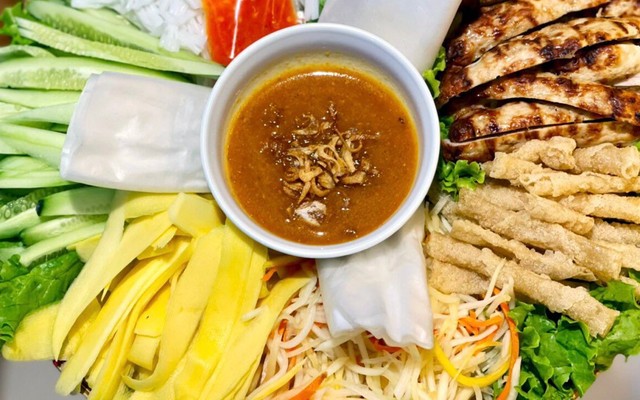 Bếp Mẹ Bin - Nem Nướng Nha Trang - Nguyễn Huy Tưởng