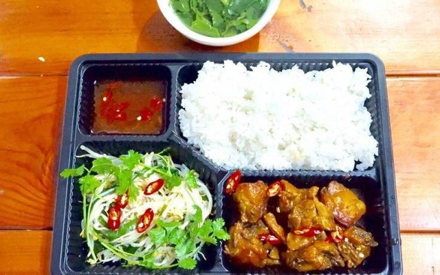 Cô Lương - Bánh Mì & Cơm Văn Phòng