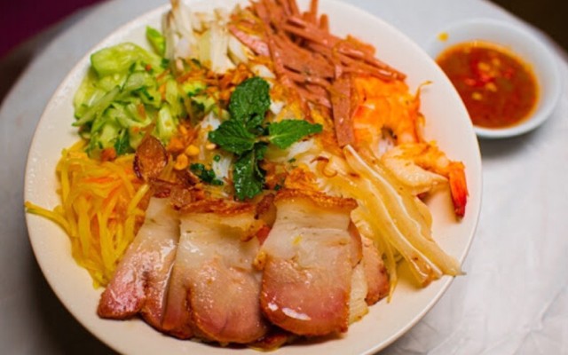 Mẹt Đà Nẵng - Bún Mắm Nêm & Bánh Tráng Cuốn Thịt - Dương Quảng Hàm