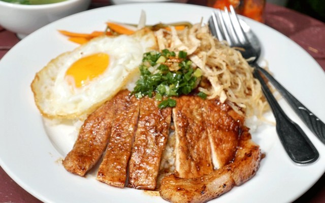 Việt Tiến - Cơm Chiên Sườn Nướng - Ngô Thì Sĩ