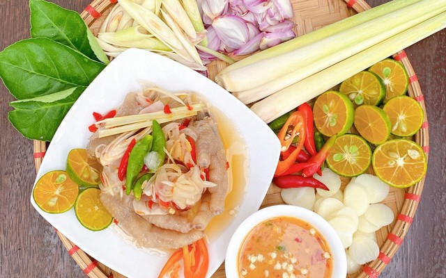 Tú Đinh - Chân Gà Sốt Thái & Ăn Vặt