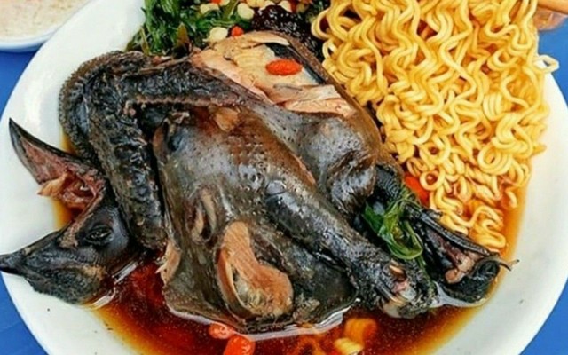 Tiệm Gà Tần Gia Truyền - Mỳ Gà Tần - Giảng Võ