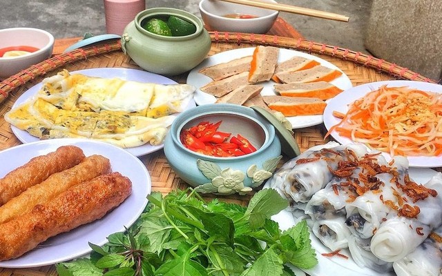 DANNAH.CHA - Bánh Ướt & Chả - Tân Hoà Đông 