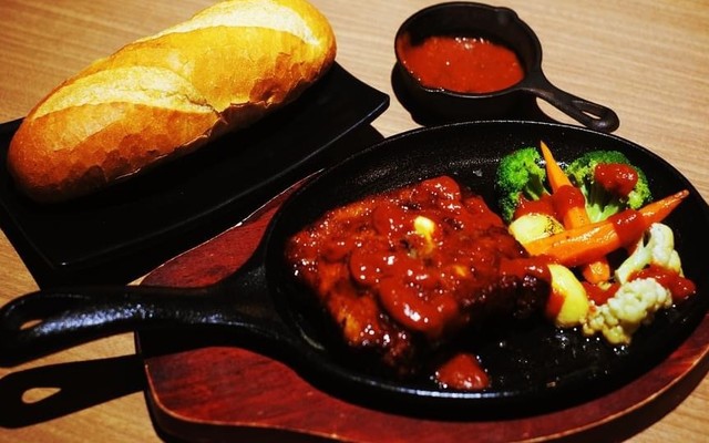 Salt Restaurant - Phan Bội Châu