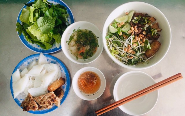 Quán Chập - Bún Chả Hà Nội & Bún Thịt Nướng - 205 Nguyễn Phúc Chu