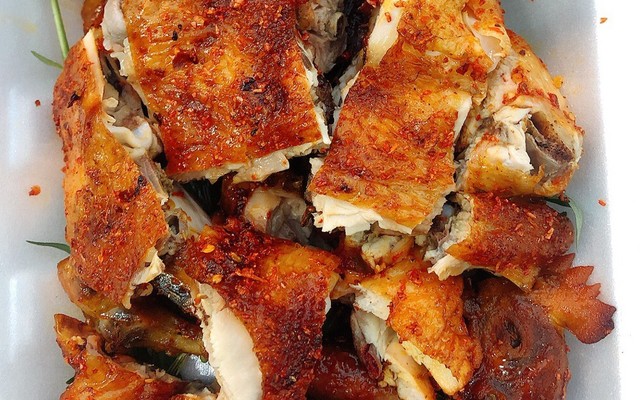 Gà Nướng Thằng Bòm - Thoại Ngọc Hầu