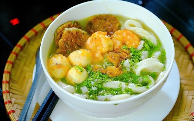 Quán Bánh Canh Cá Lóc Toàn Huế - 74 Thành Thái