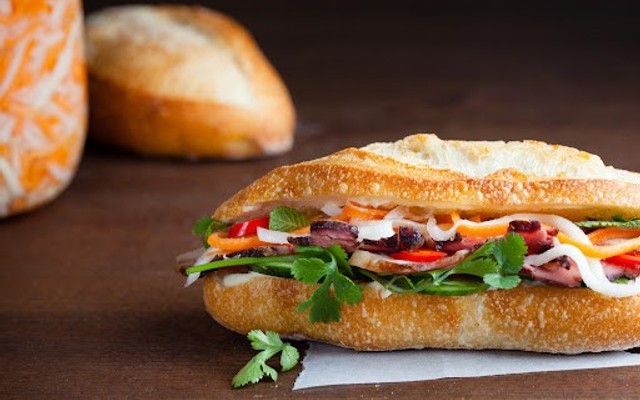 Tí Garden - Tiệm Bánh Mì Xíu - Phan Đăng Lưu