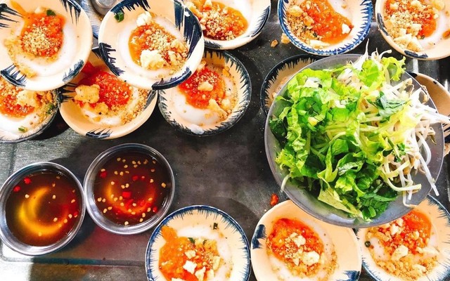 ĂN VẶT Hồng Nguyễn - Bánh Bèo Chén & Bánh Bột Lọc - Thích Quảng Đức