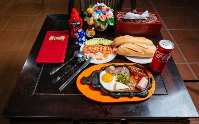 Hội Quán Phụng Quang - Bò Beefsteak & Coffee - 82/3 Nguyễn Sinh Cung