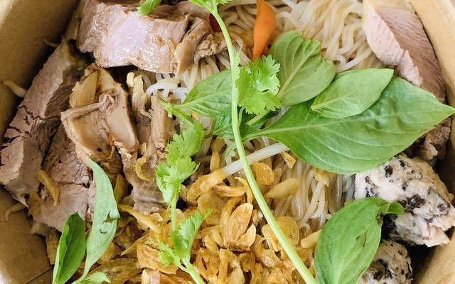 Cô Tuyết - Bún & Miến Ngan - Nguyễn Khuyến