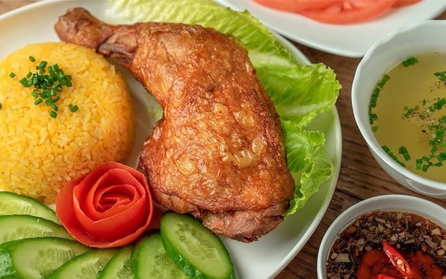 Cơm Gà Xối Mỡ A Hải - Lý Thường Kiệt