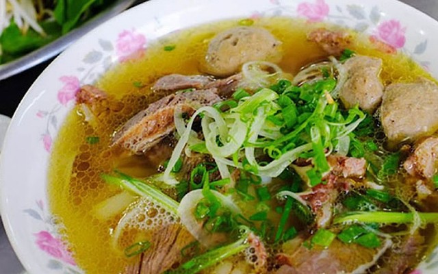 Quán Phở Ngọc - Miếu Bình Đông