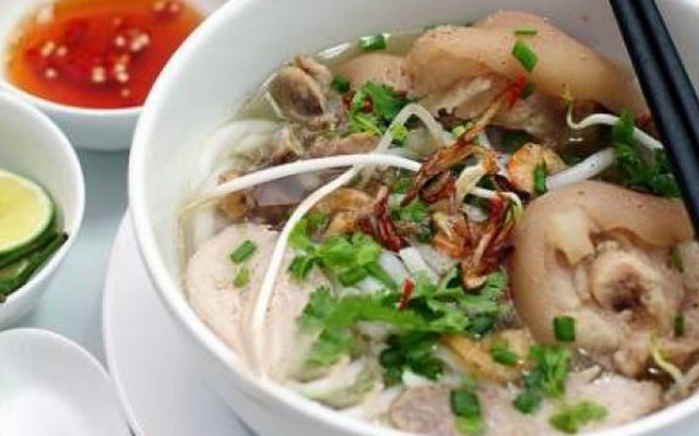 Bánh Canh & Nui Giò Heo - Cô Út