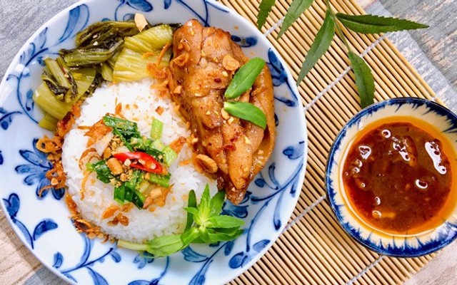 Cơm Bình Dân Tư Vinh - Nguyễn Khoa Chiêm