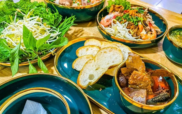 Cơm Việt - Hủ Tíu Nam Vang & Bò Kho - Nguyễn Công Trứ