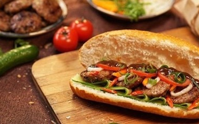 One One - Bánh Mì Và Trà Sữa - Số 2 Ngõ 82 Dịch Vọng Hậu