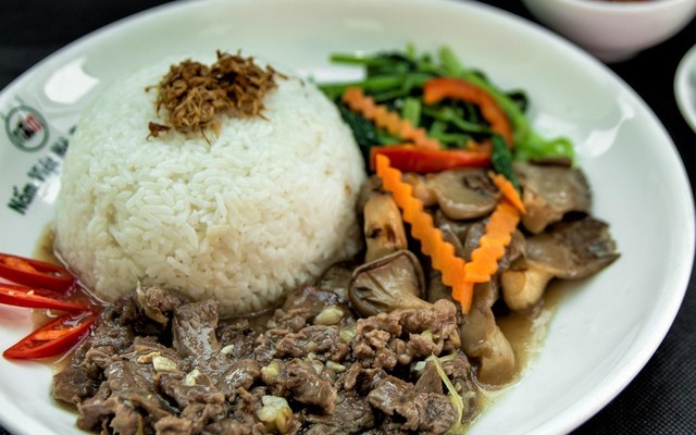 Lunch Box - Số 2 Ngõ 82 Dịch Vọng Hậu