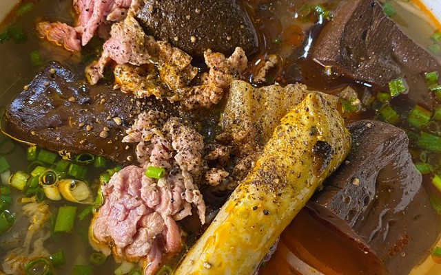 Hủ Tiếu Bò Viên Ngọc Mai - Lương Định Của