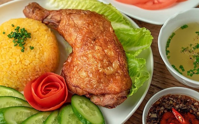 Quán Cơm Chiên Gà Xối Mỡ - Phạm Văn Đồng