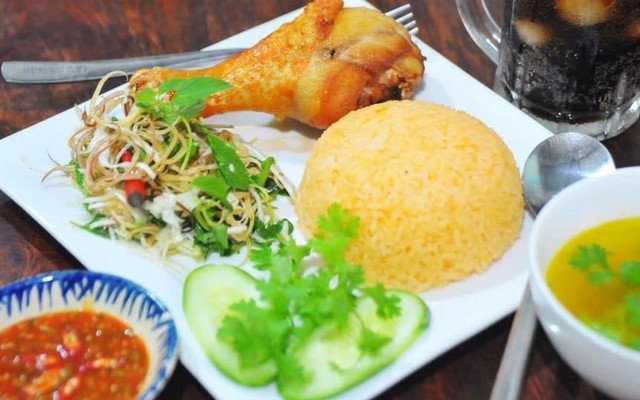 Cơm Huế - 38 Nguyễn Văn Thoại