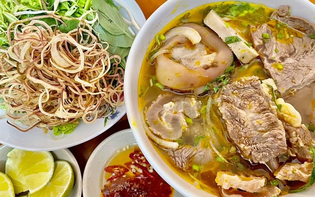 Quán Bún Bò Tô - Trương Quốc Dung