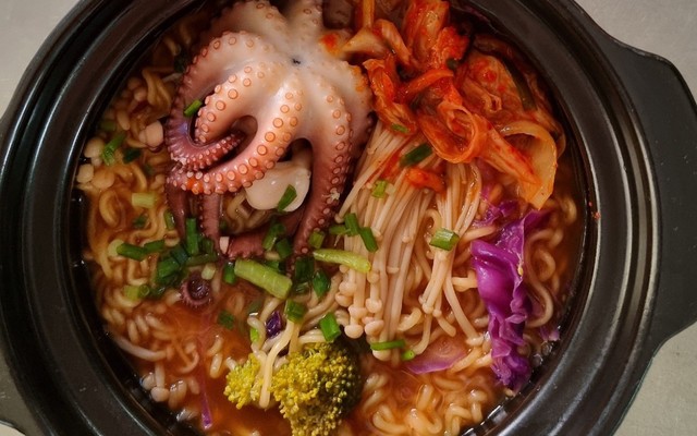 Bếp Mang Đi - Mì Cay & Trà Sữa Sạch - Lý Thường Kiệt