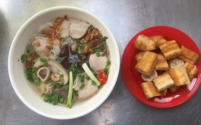 Bánh Canh Gõ Giò Heo Chị Thanh - Phan Văn Hân