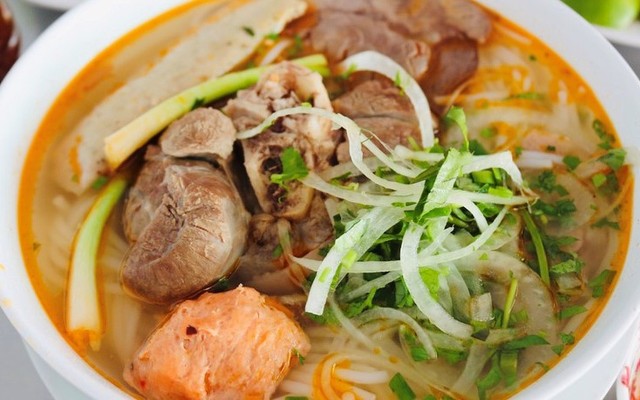 Bún Bò O Loan - Dương Văn An