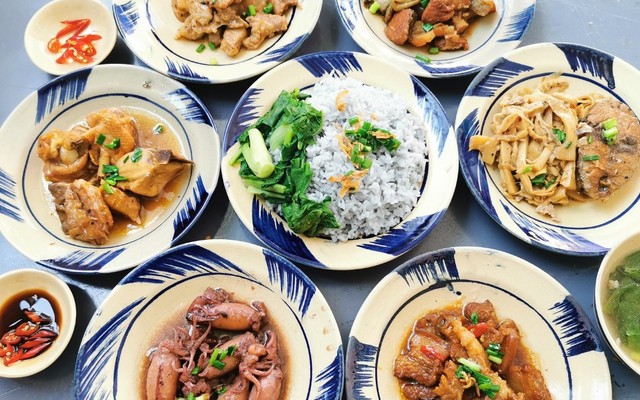 Quán Cơm Phố Thố - Thích Quảng Đức