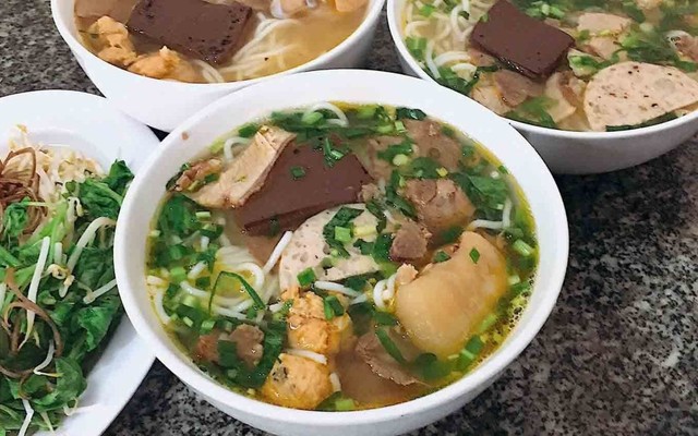 Bún Bò Huế Chu Văn An - Vạn Phúc