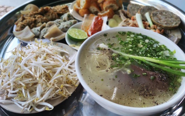 Cháo Lòng Bà Điểm - Phan Văn Khoẻ