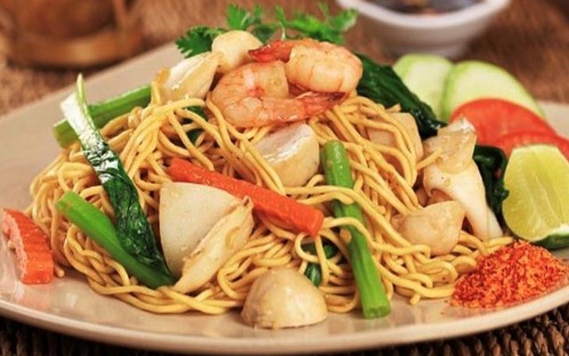 Nam Lốc - Cơm Rang & Mì Xào Bắc Kinh