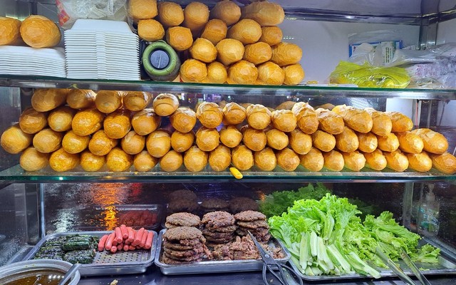 Chị 7 Ú - Bánh Mì Thịt Nướng Nhà Làm - Tăng Nhơn Phú