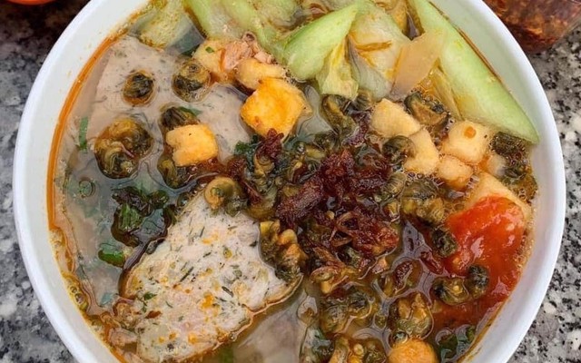 Hải - Bún Ốc Chả Trai